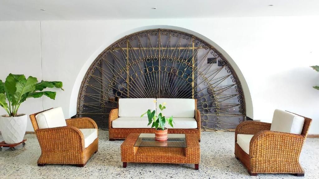 Aparta-suites En Junto A La Playa