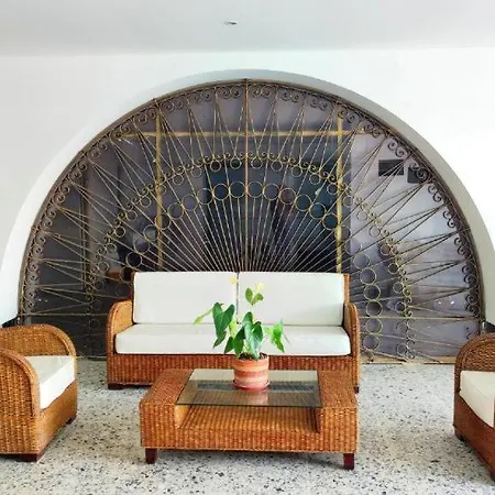 Aparta-suites En Junto A La Playa