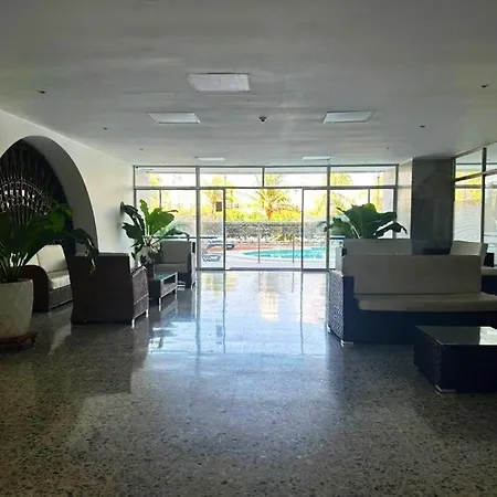 Aparta-suites En Junto A La Playa Cartagena