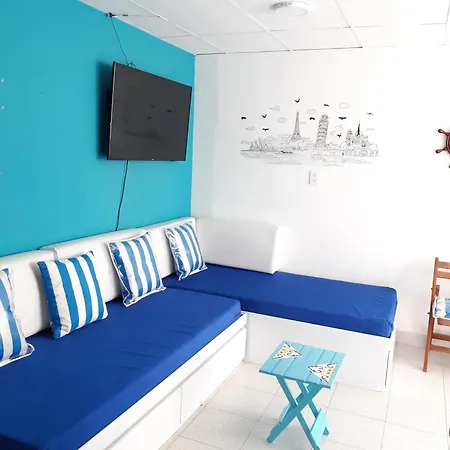 Aparta-suites En Junto A La Playa