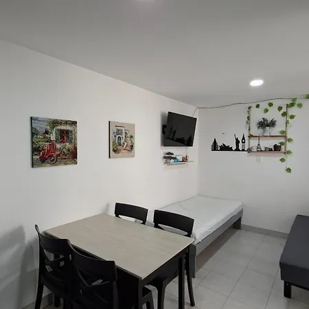 Aparta-suites En Junto A La Playa